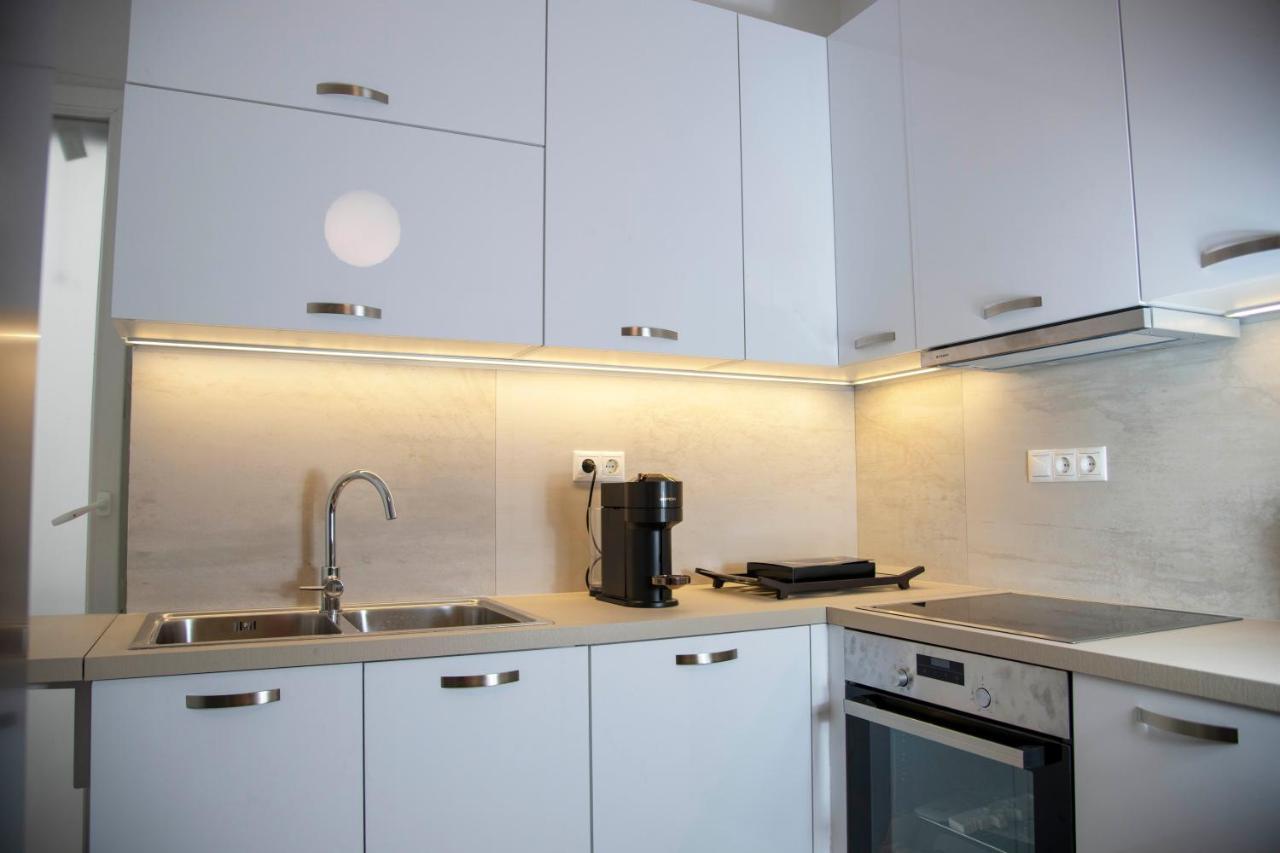 Marianna'S Stylish Brand New Apt In The Heart Of Atina Dış mekan fotoğraf