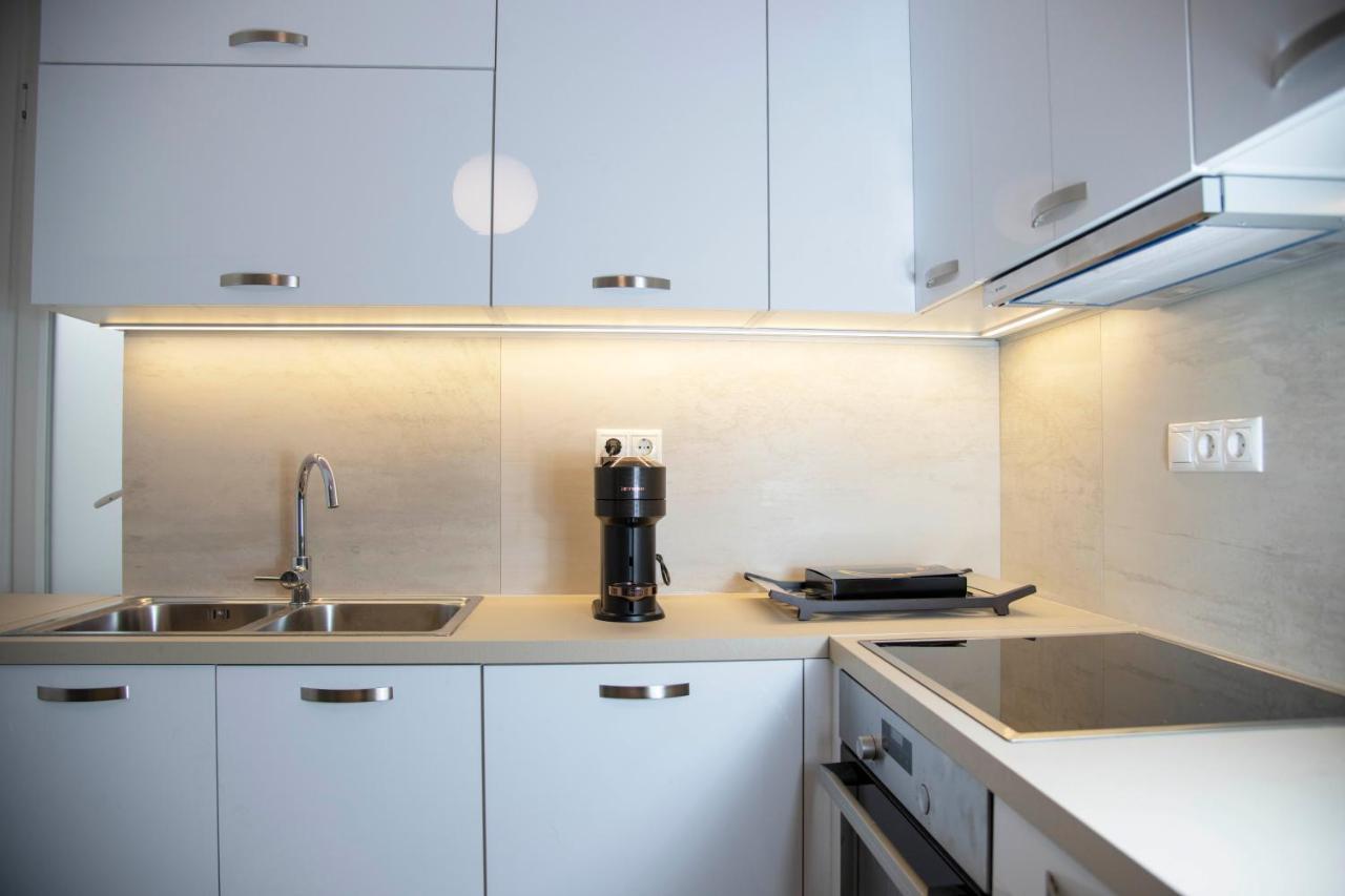 Marianna'S Stylish Brand New Apt In The Heart Of Atina Dış mekan fotoğraf
